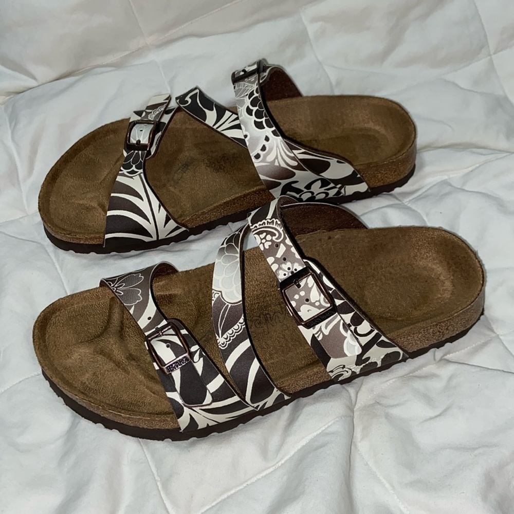 Like new Birki's Birkenstock Sandals Floral Brown White Double Strap Slip On